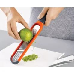 Joseph Joseph Handi-Grate 2-in-1 Minireibe Und -hobel 11 Joseph Joseph Handi-Grate 2-in-1 Minireibe Und -hobel -Camping Lieferungen raspel joseph joseph handi grate 2 in 1 minireibe und hobel raffel hobelreibe 1000 4 19427