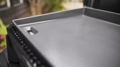 Weber SLATE GP56 Premium Gasgrill - Black | Ausstellungsstück 18 Weber SLATE GP56 Premium Gasgrill - Black | Ausstellungsstück -Camping Lieferungen schwarzer griddle premium gasgrill weber slate gp56 dual zone hitze porzellanemaillierte grillflaeche 1000 8 27741