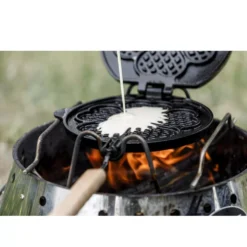 Petromax Wende-Waffeleisen Inklusive Haltegestell -Camping Lieferungen vorbehandelte oberflaeche antihaft beschichtung petromax wende waffel gusseisen backform 1000 6 25982